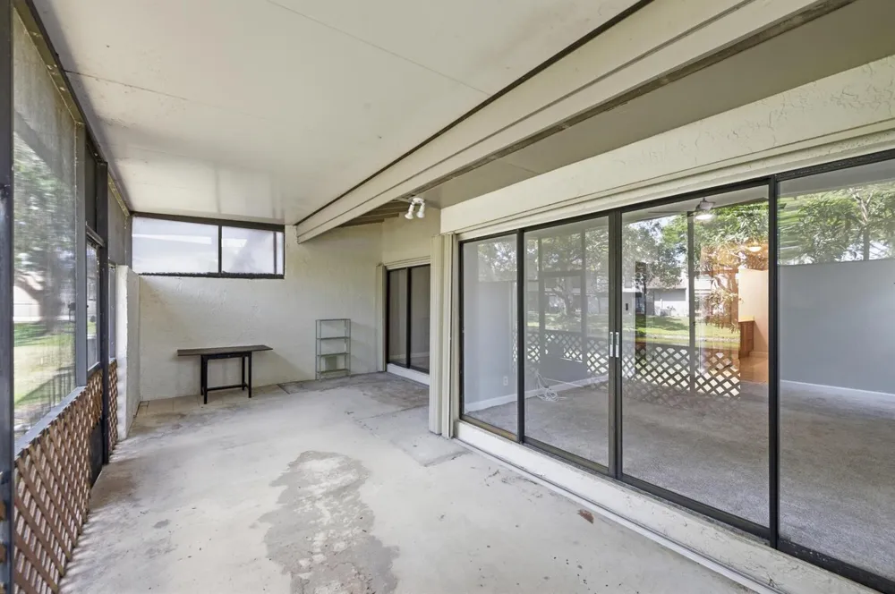 1097 NW 98th Terrace #110 Pembroke Pines, FL 33024