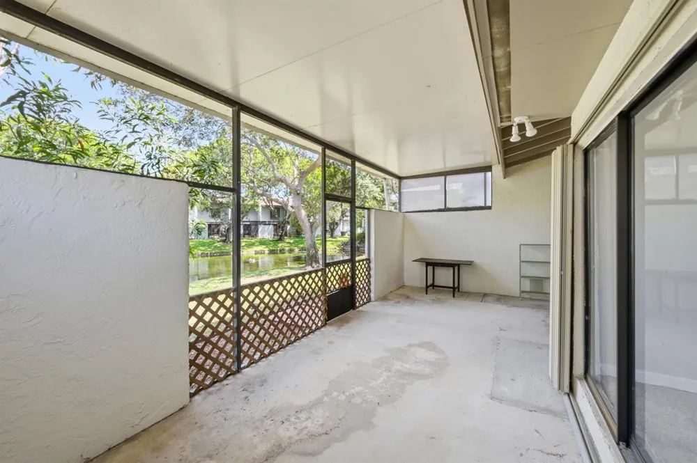 1097 NW 98th Terrace #110 Pembroke Pines, FL 33024