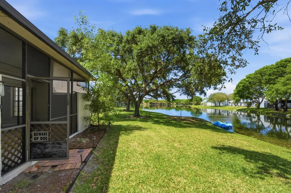 1097 NW 98th Terrace #110 Pembroke Pines, FL 33024
