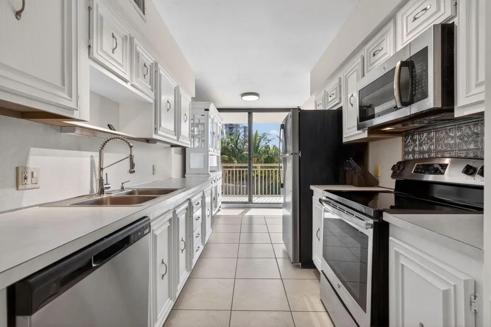 3400 Ocean Drive #408 Singer Island, FL 33404