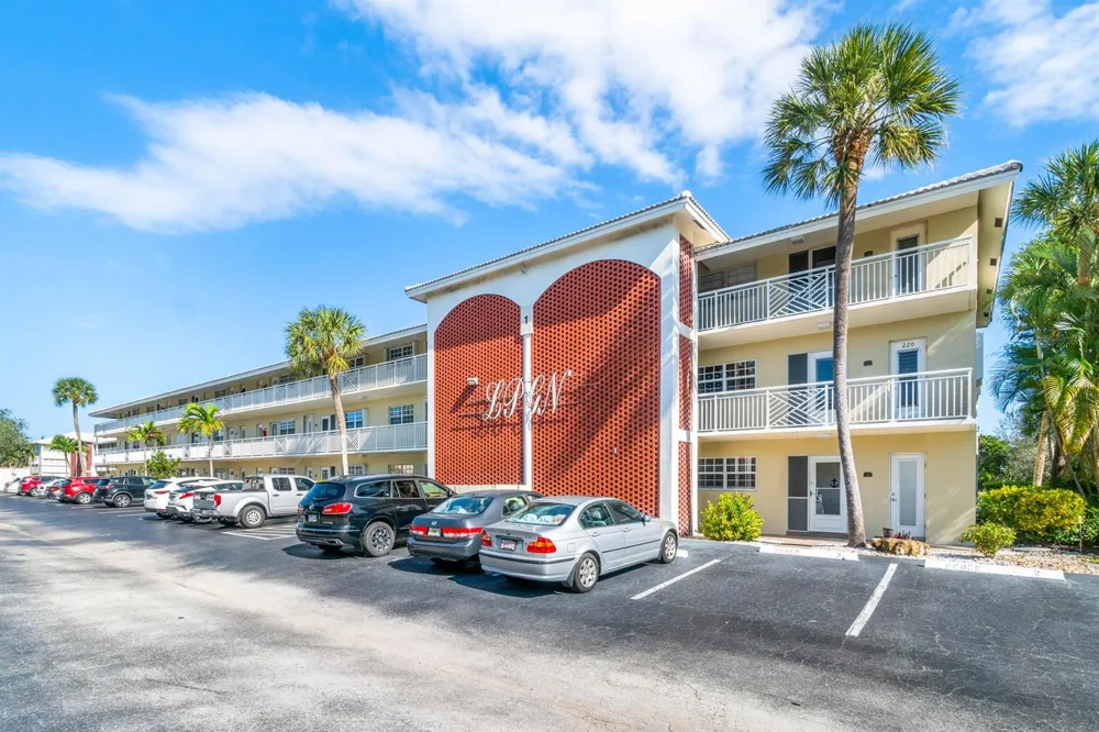 1951 NE 39th Street #131 Lighthouse Point, FL 33064