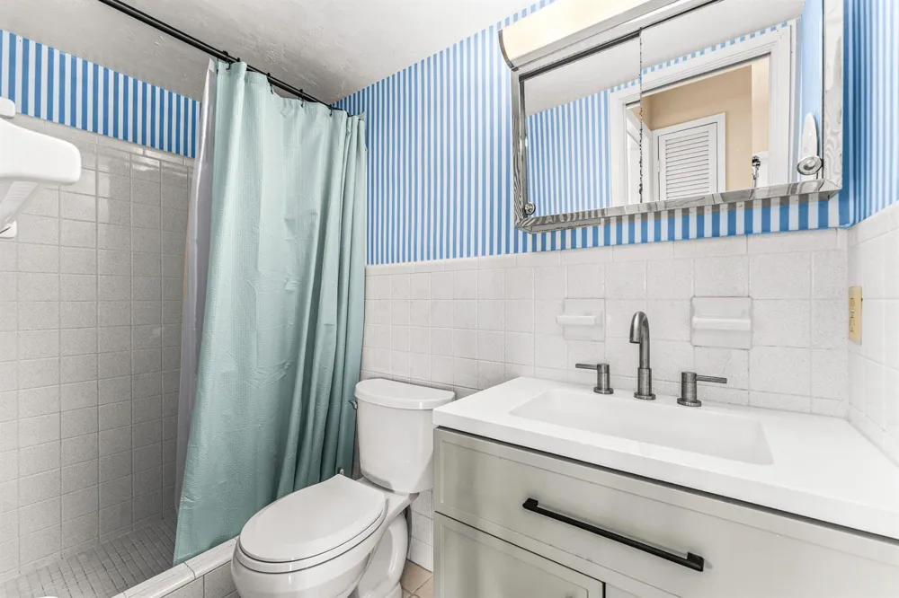 1951 NE 39th Street #131 Lighthouse Point, FL 33064