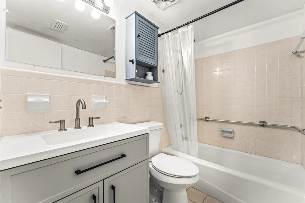 1951 NE 39th Street #131 Lighthouse Point, FL 33064