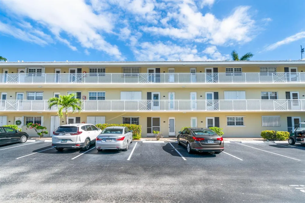 1951 NE 39th Street #131 Lighthouse Point, FL 33064