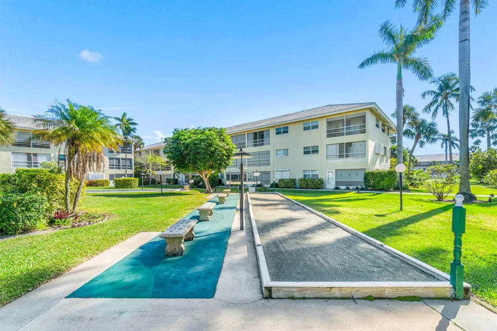 1951 NE 39th Street #131 Lighthouse Point, FL 33064