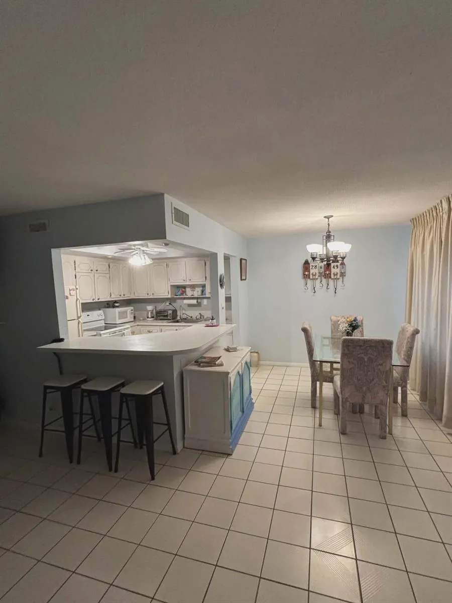 5550 Ocean Boulevard #106 Ocean Ridge, FL 33435