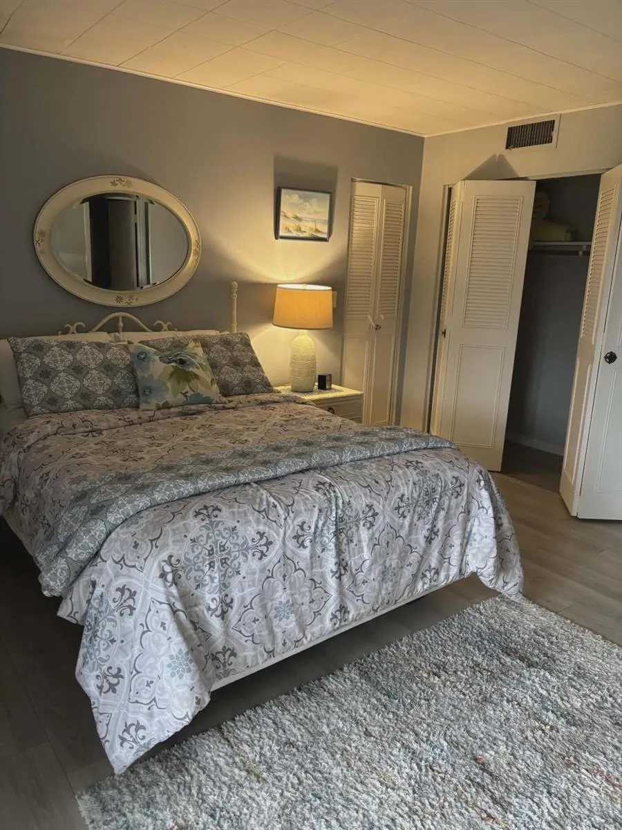 5550 Ocean Boulevard #106 Ocean Ridge, FL 33435