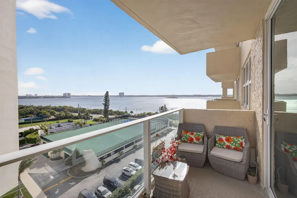 5440 Ocean Drive #805 Singer Island, FL 33404