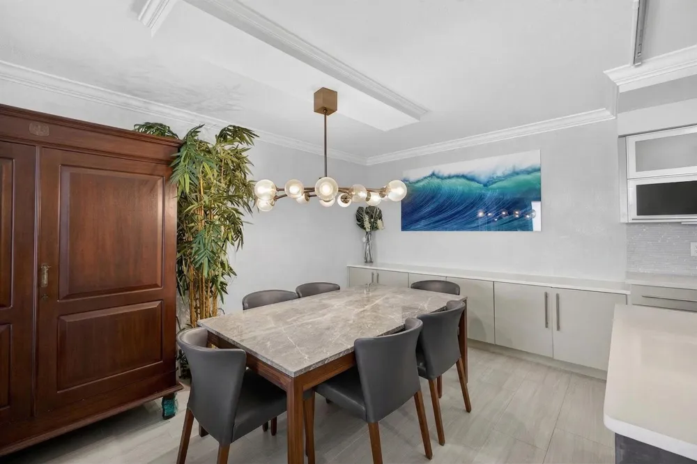 5440 Ocean Drive #805 Singer Island, FL 33404