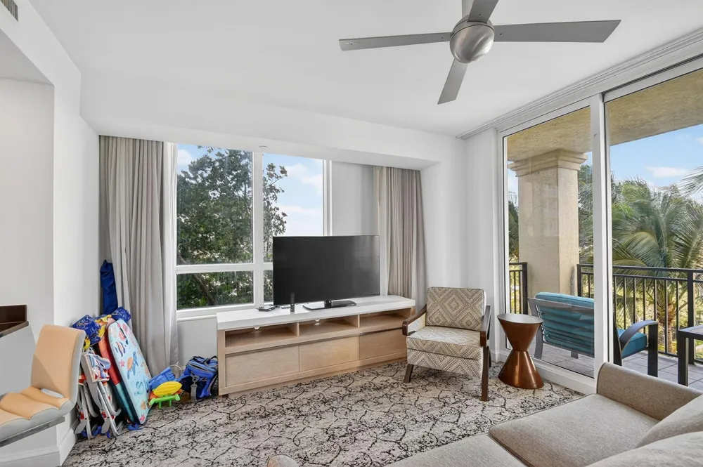 3800 Ocean Drive #518 Singer Island, FL 33404