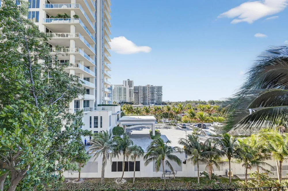 3800 Ocean Drive #518 Singer Island, FL 33404
