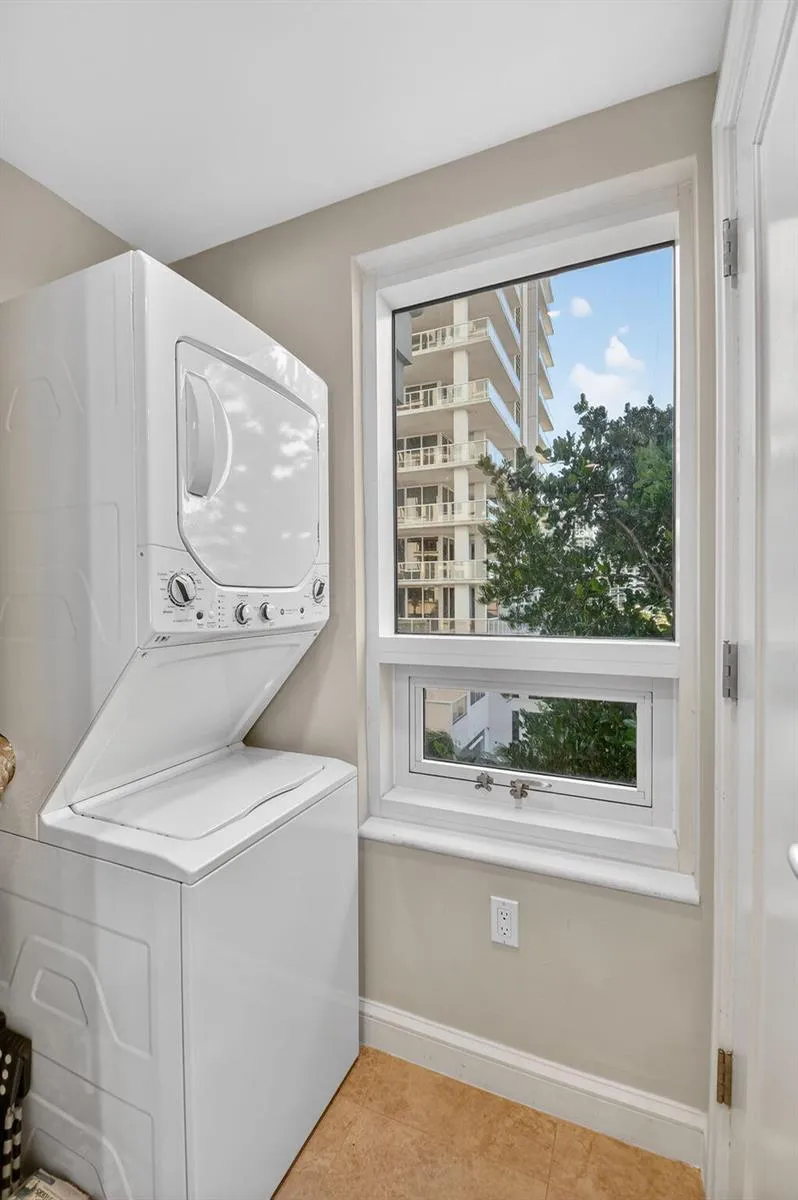3800 Ocean Drive #518 Singer Island, FL 33404