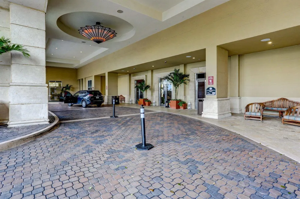 3800 Ocean Drive #518 Singer Island, FL 33404