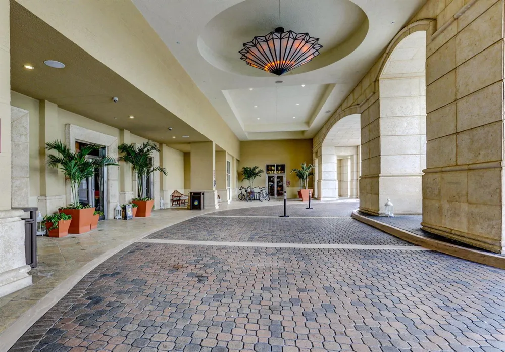 3800 Ocean Drive #518 Singer Island, FL 33404