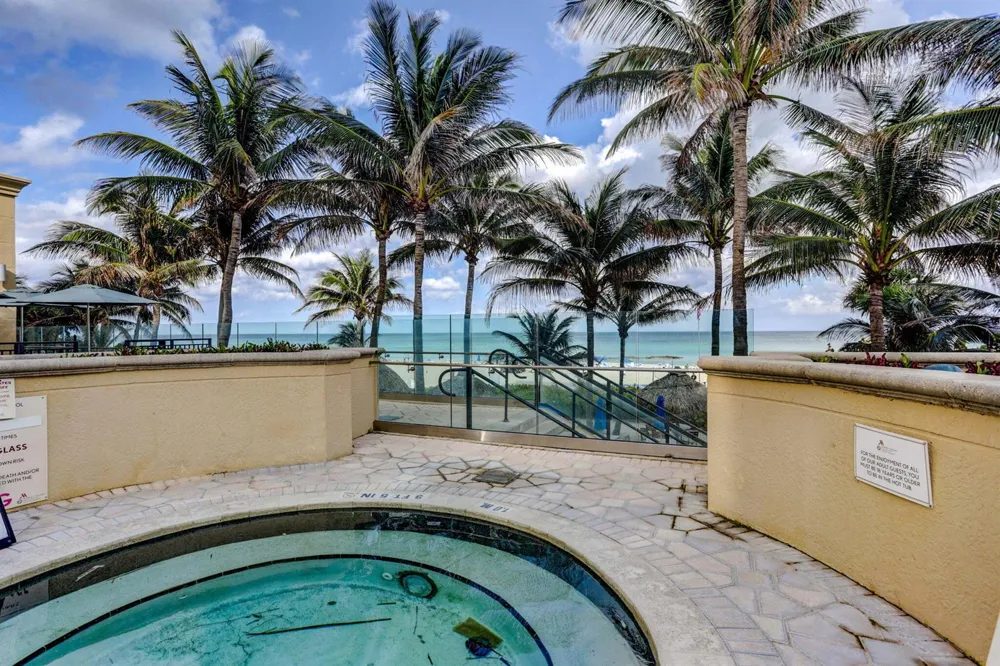 3800 Ocean Drive #518 Singer Island, FL 33404