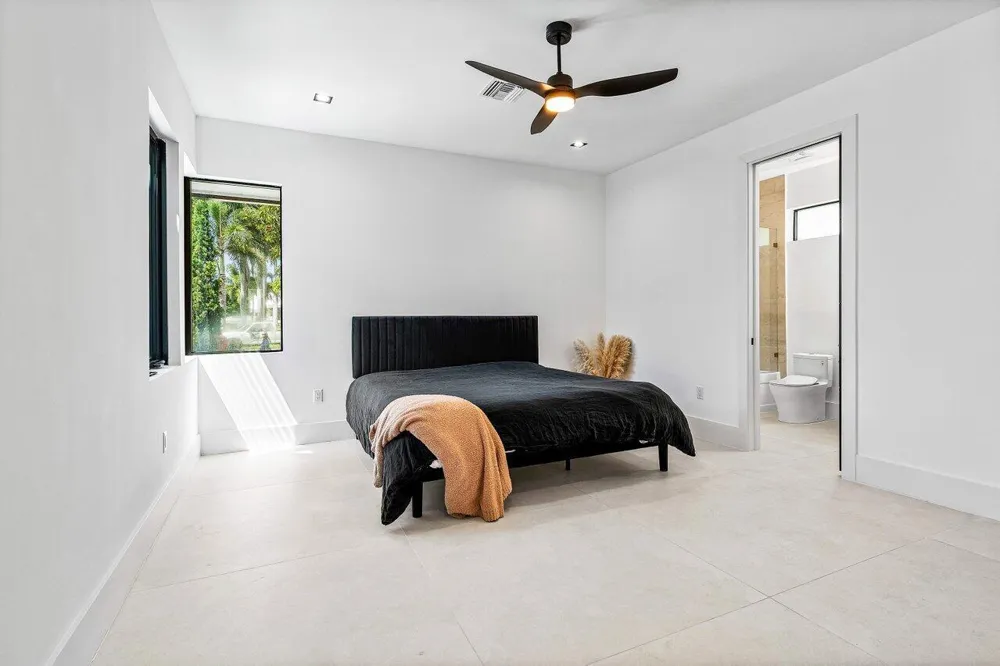 4825 Bocaire Boulevard Boca Raton, FL 33487