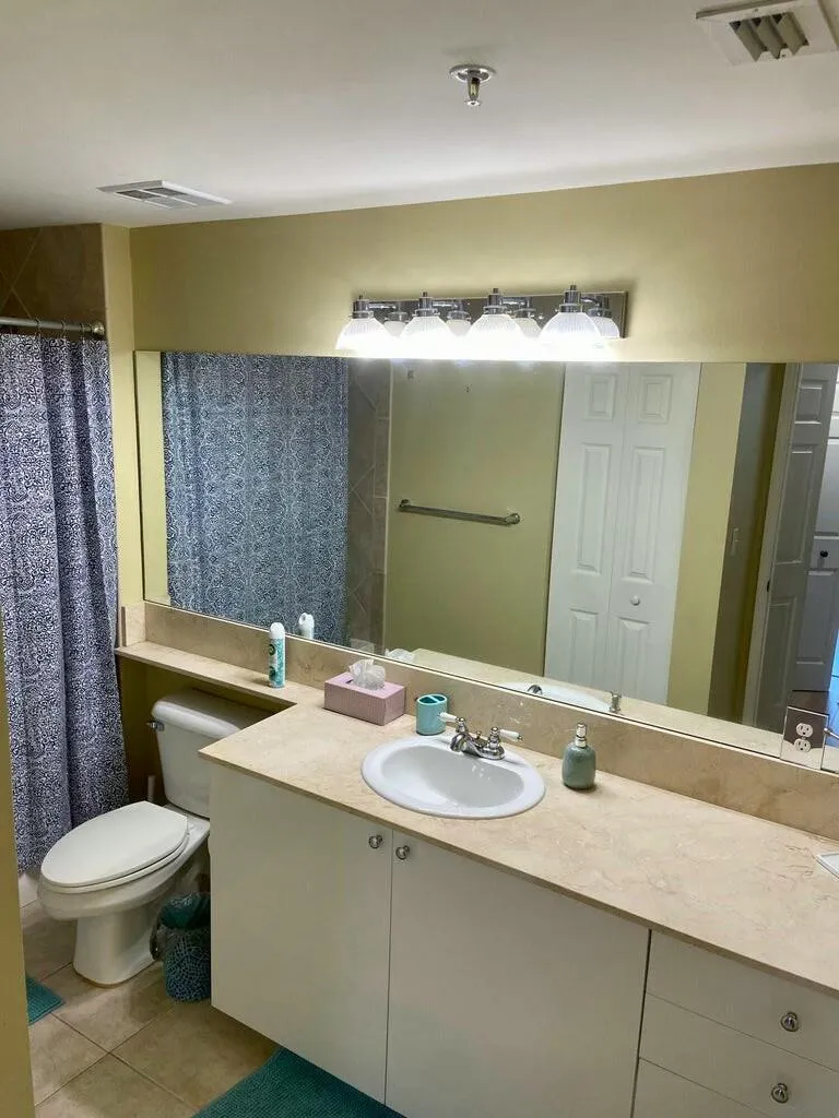 802 W Windward Way #203 Lantana, FL 33462
