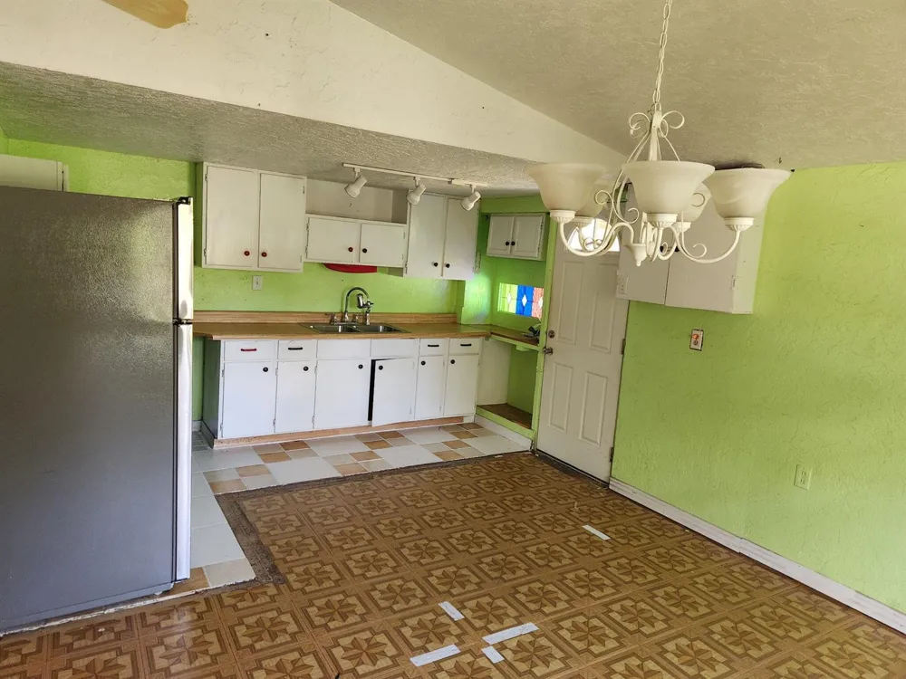 2319 S Summerlin Avenue Sanford, FL 32771