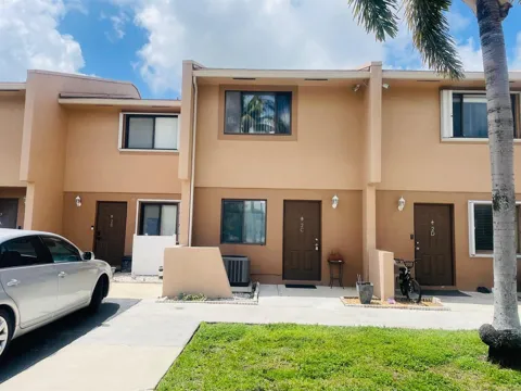 139 Sparrow Drive #2c
