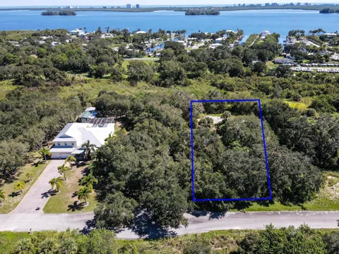 4116 Mariner Oaks Way
