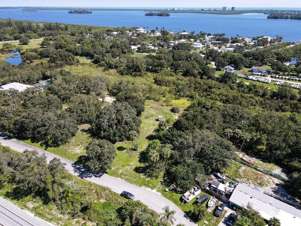 4104 Mariner Oaks Way Fort Pierce, FL 34946