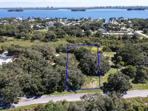 4112 Mariner Oaks Way
