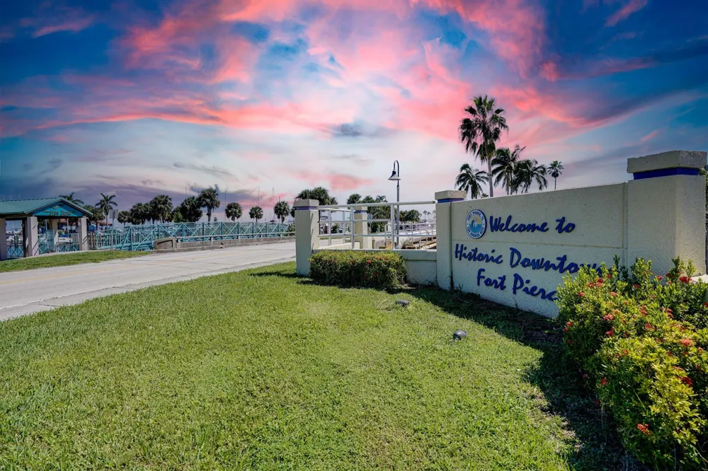 4112 Mariner Oaks Way Fort Pierce, FL 34946