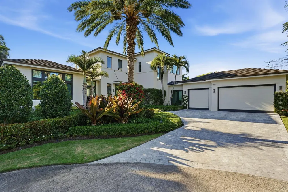 825 W Oyster Lane Lantana, FL 33462