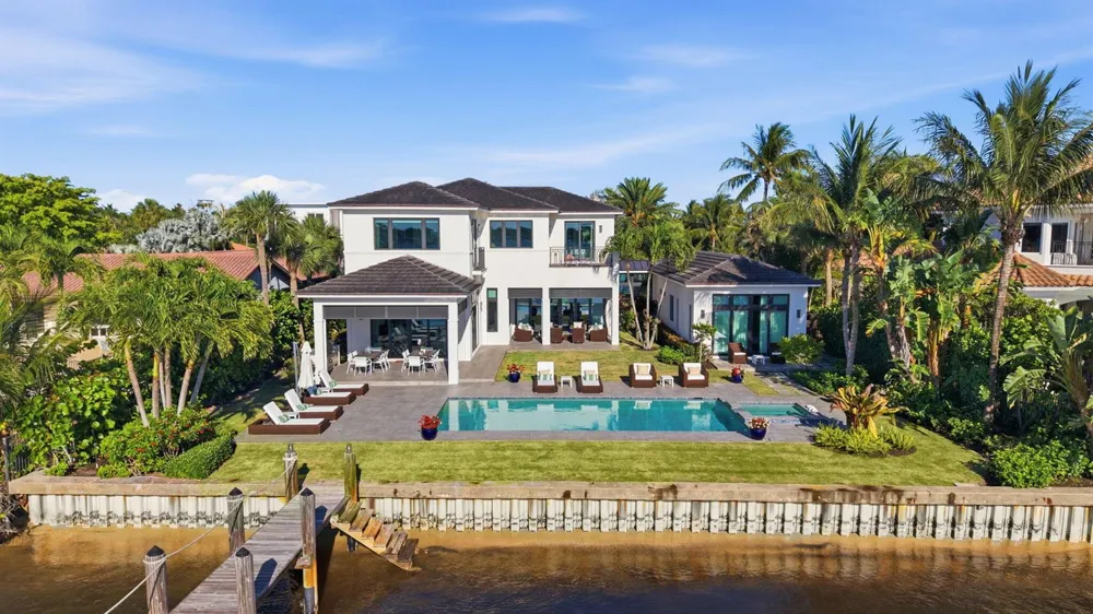 825 W Oyster Lane Lantana, FL 33462