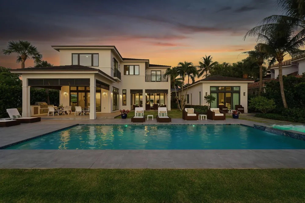 825 W Oyster Lane Lantana, FL 33462