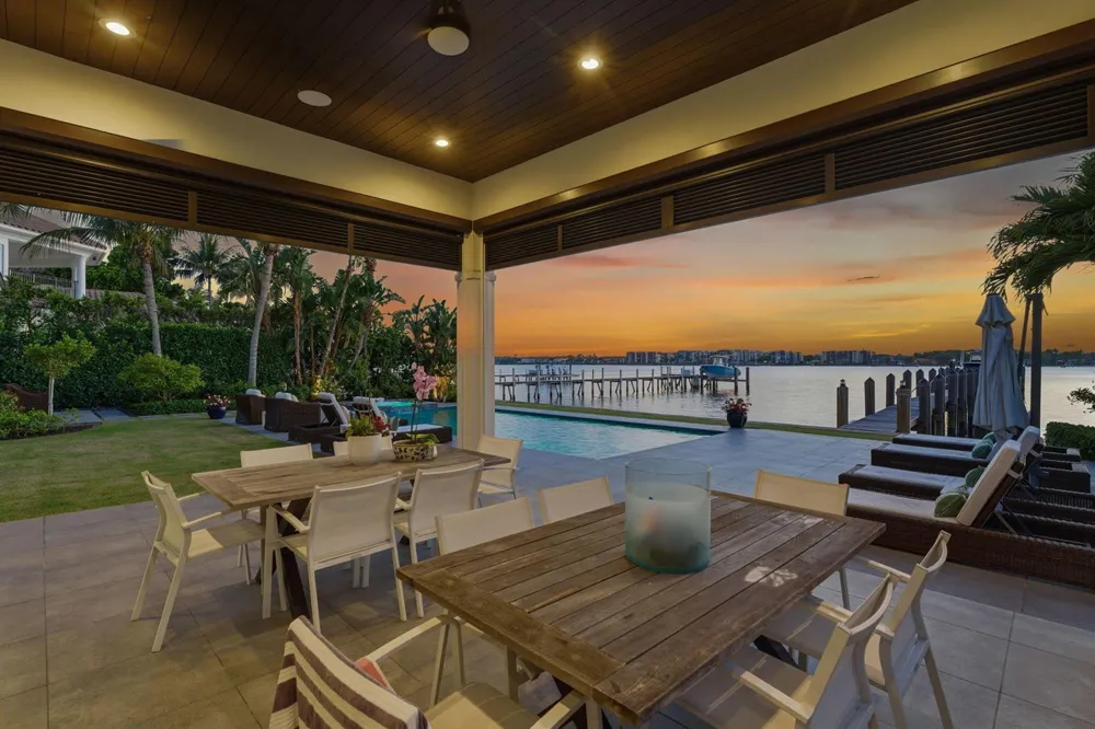 825 W Oyster Lane Lantana, FL 33462