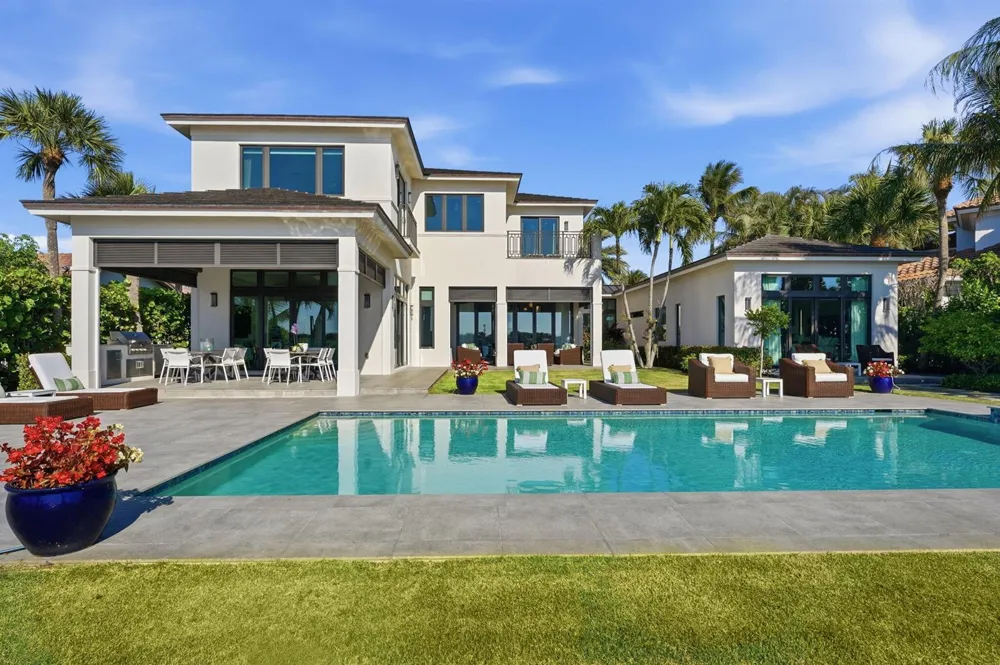 825 W Oyster Lane Lantana, FL 33462