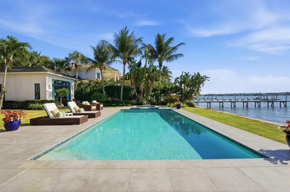 825 W Oyster Lane Lantana, FL 33462