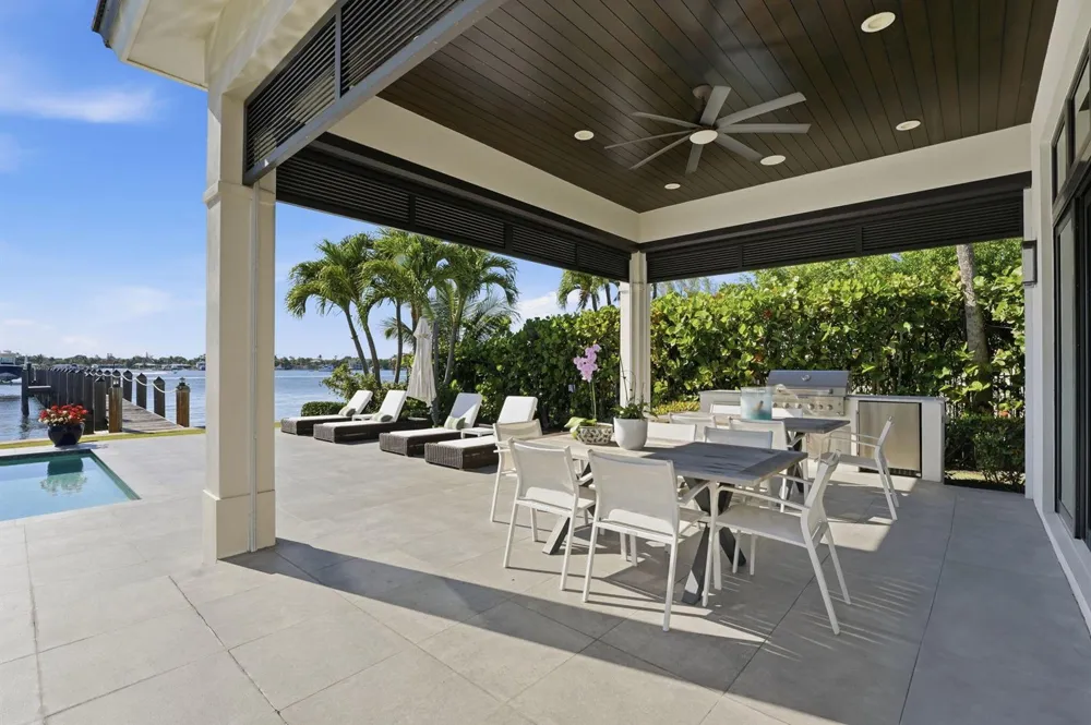 825 W Oyster Lane Lantana, FL 33462