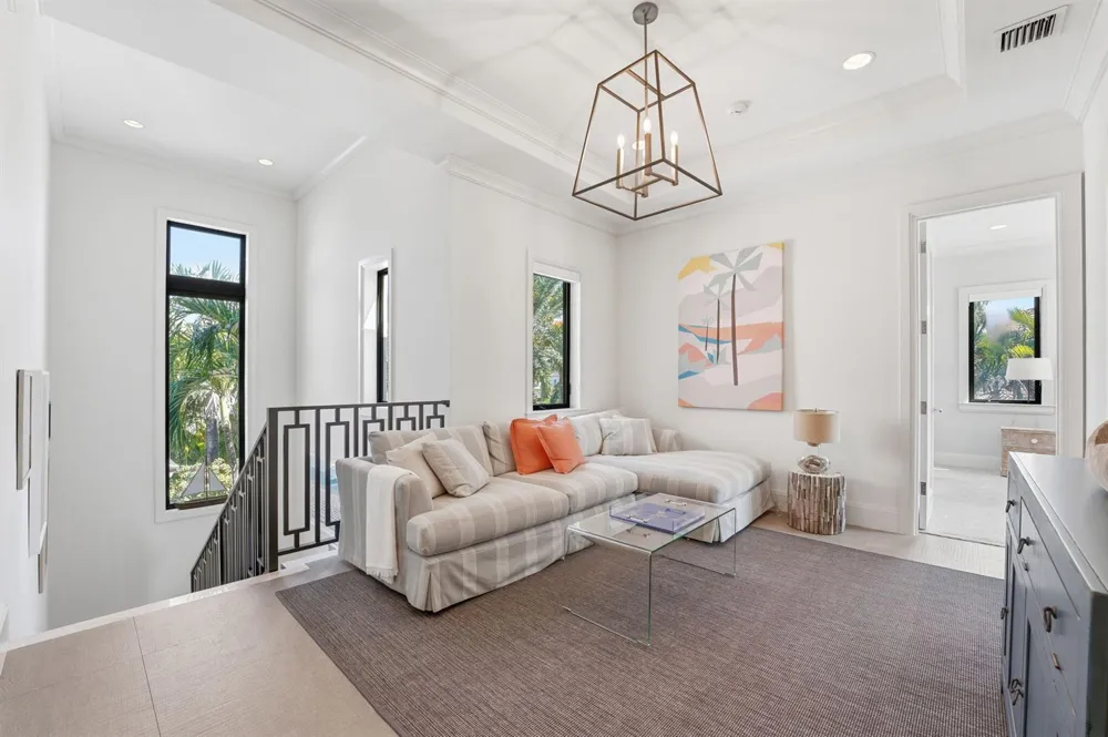 825 W Oyster Lane Lantana, FL 33462
