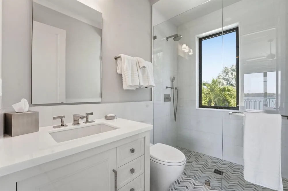 825 W Oyster Lane Lantana, FL 33462