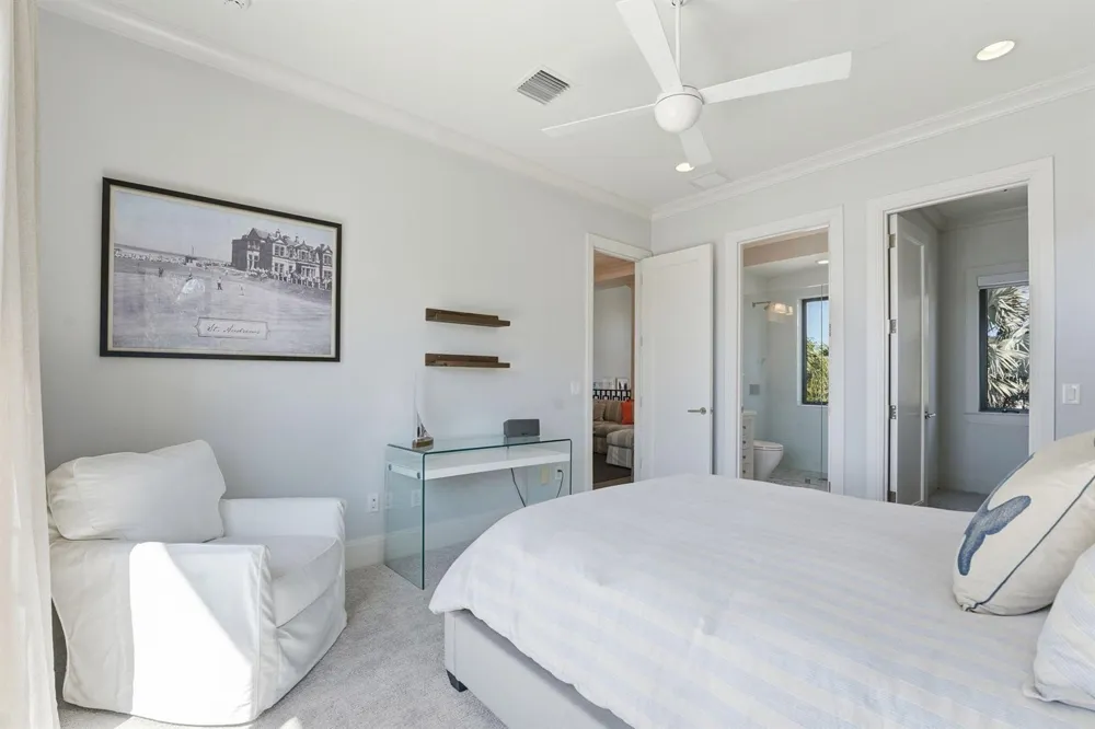 825 W Oyster Lane Lantana, FL 33462