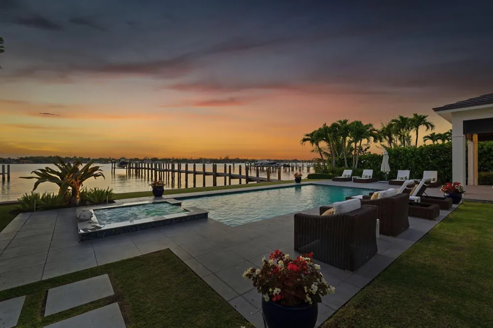 825 W Oyster Lane Lantana, FL 33462