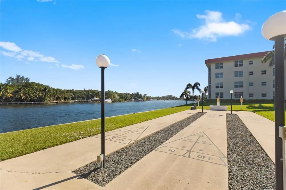 3100 NE 48th Court #413 Lighthouse Point, FL 33064