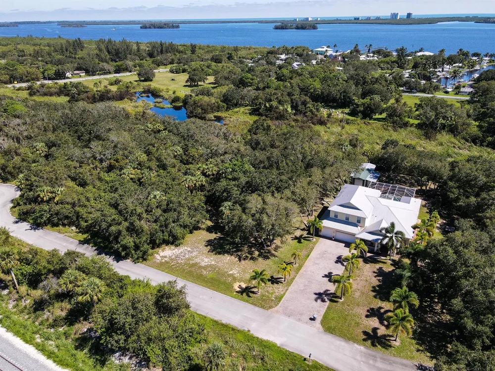 4128 Mariner Oaks Way Fort Pierce, FL 34946