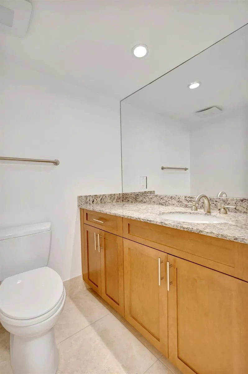 3000 Ocean Drive #22 G Singer Island, FL 33404