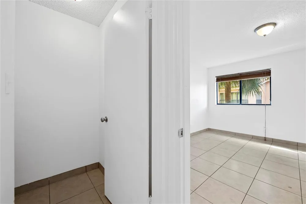 2906 S University Drive #10204 Davie, FL 33328