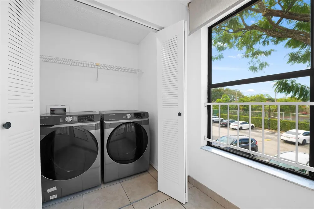 2906 S University Drive #10204 Davie, FL 33328