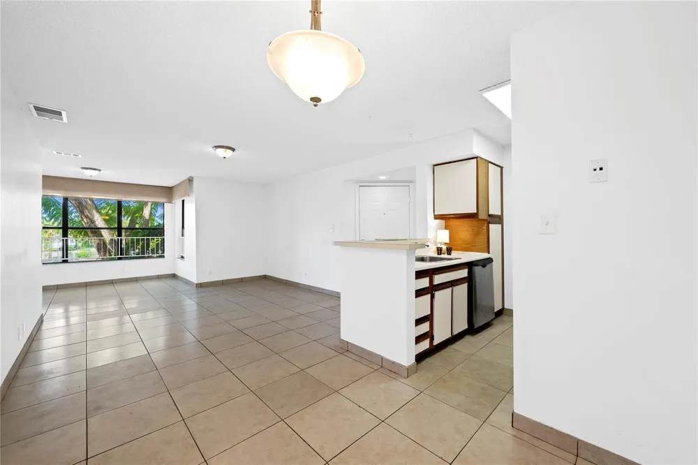 2906 S University Drive #10204 Davie, FL 33328