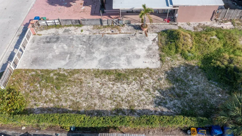 1045 W 30th Street Riviera Beach, FL 33404