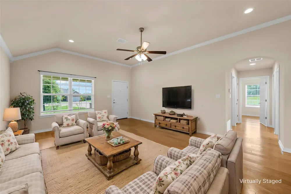 637 Hoffmeyer Lane Robinson, TX 76706