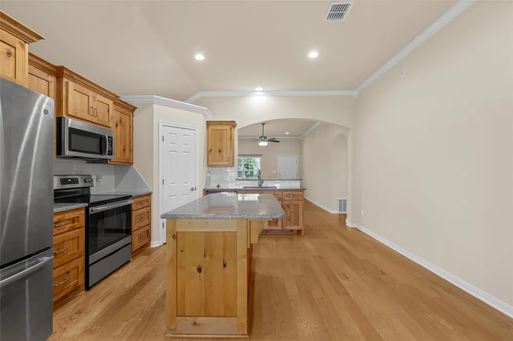 637 Hoffmeyer Lane Robinson, TX 76706