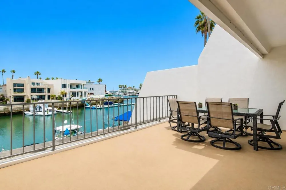 48 Antigua Court Coronado, CA 92118