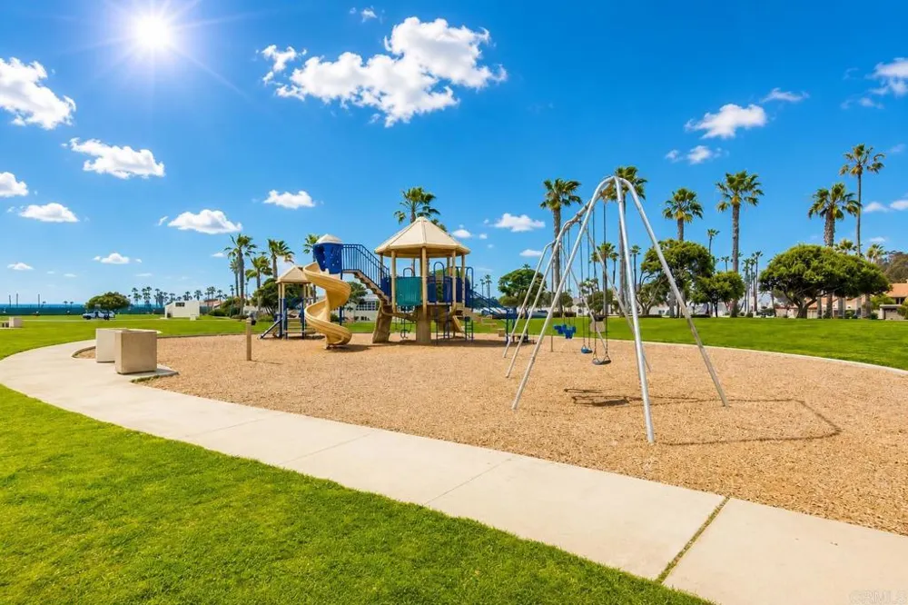 48 Antigua Court Coronado, CA 92118