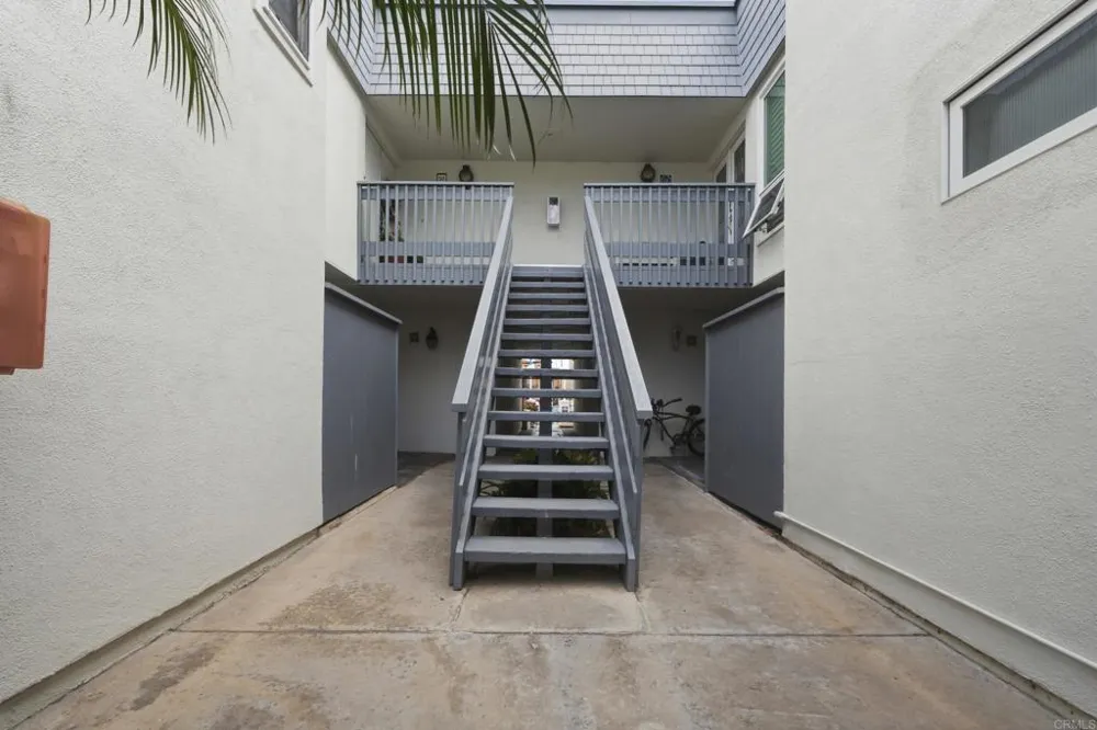 48 Antigua Court Coronado, CA 92118